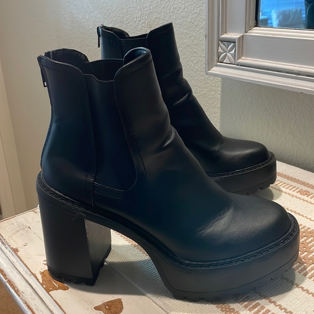 Madden Girl•US Size 9• Black • Kimora